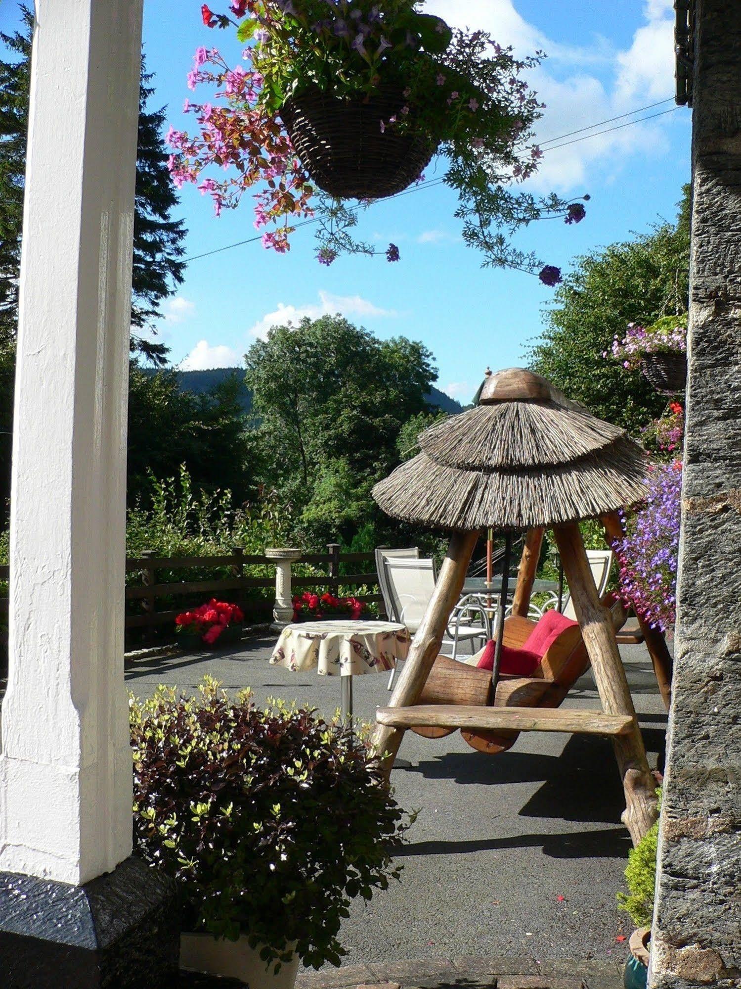 Glyntwrog House Acomodação com café da manhã Betws-y-Coed Exterior foto